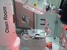 Waferentriegelung mit Erfassungssensorik in Implanterautomationsanlage